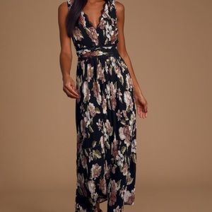 New with tags!! Lulus black Midi Floral Dress